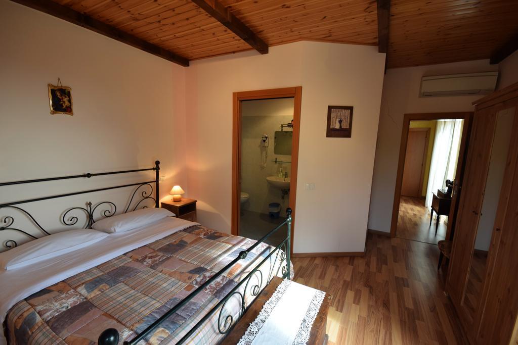 Agriturismo Al Rifugio Divino Belvedere Ostrense Экстерьер фото
